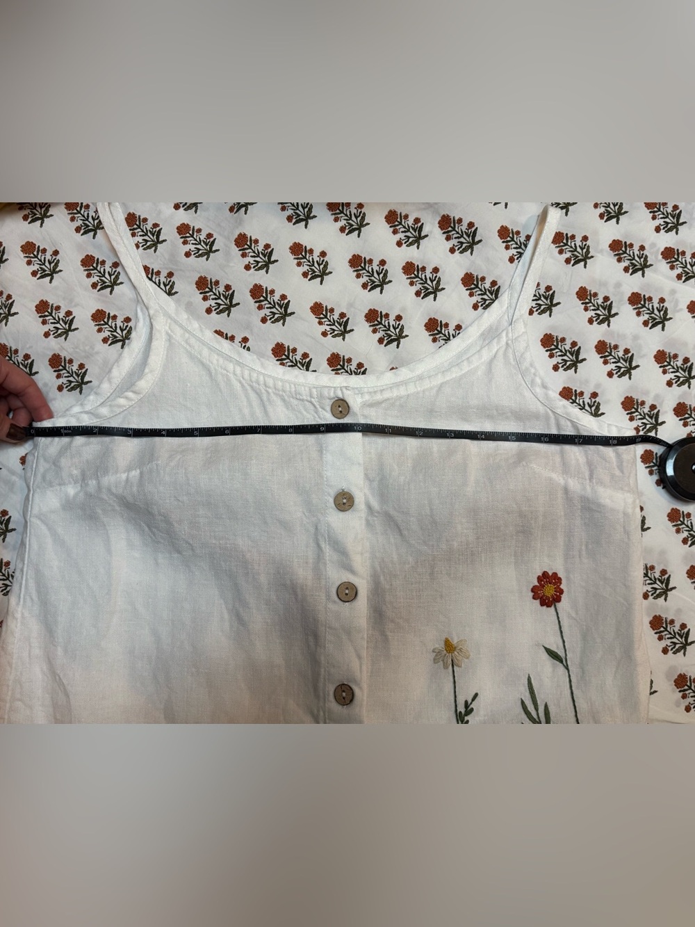 NotPerfectLinen Hand-Embroidered Sorrento | M - Picture 5 of 6